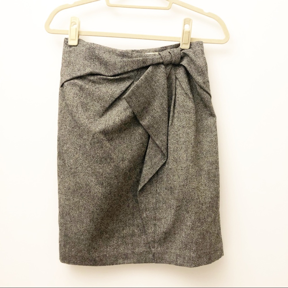 Banana Republic Size 2 Gray Pencil Skirt